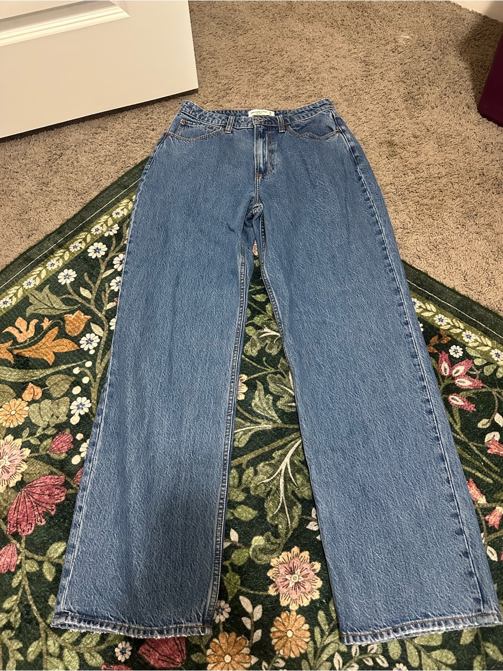 Abercrombie & Fitch Wide-Leg Jeans in Medium Blue Denim